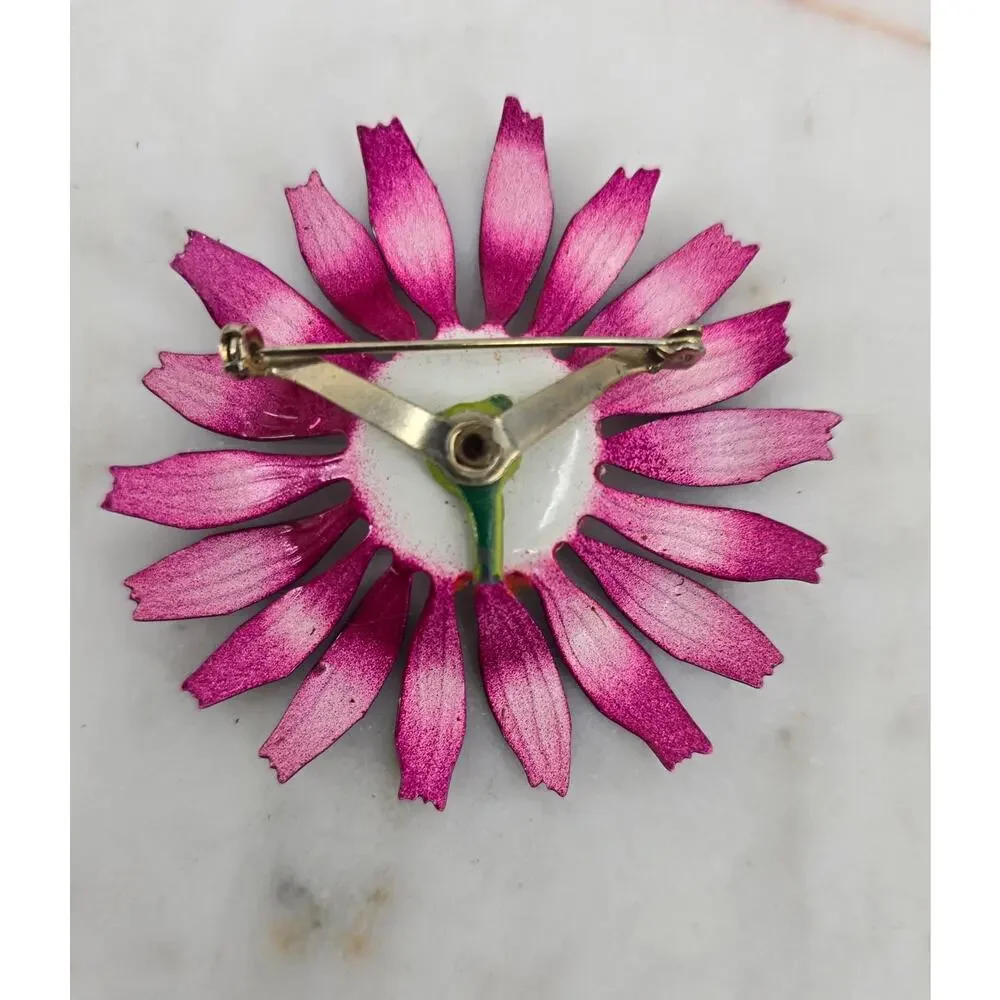 Vintage Mid Century Fairycore Enamel Daisy‎ Brooch Jewel Tone Floral